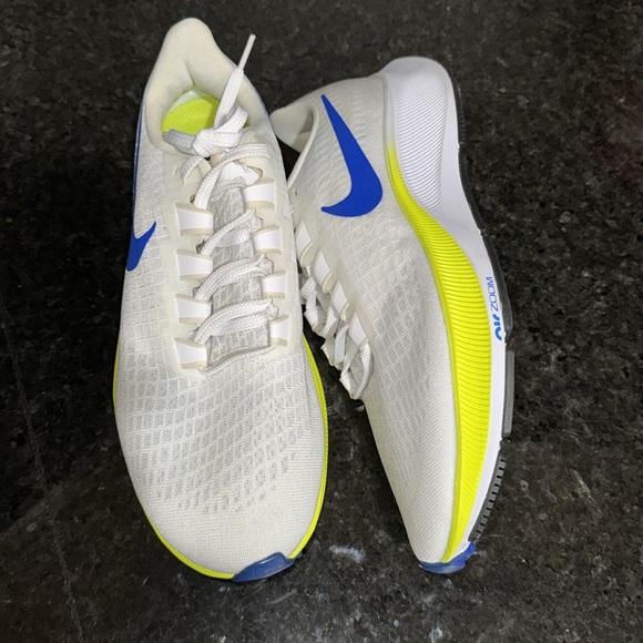 nike men’s air zoom pegasus 37 white/blue Sz 8 - Picture 3 of 8